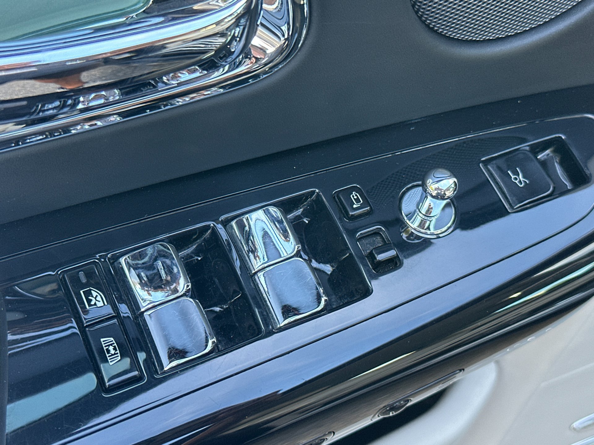 Certified 2018 Rolls-Royce Phantom Extended Wheelbase RWD image 13