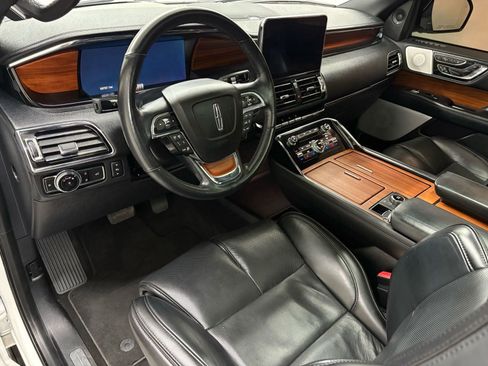 Used 2019 Lincoln Navigator Reserve AWD/4WD image 11