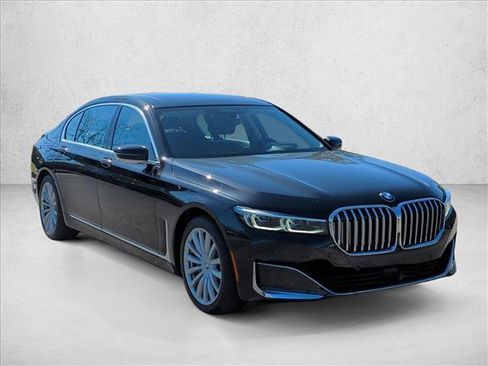 Used 2021 BMW 745e xDrive 745e xDrive w/ Premium Package image 3