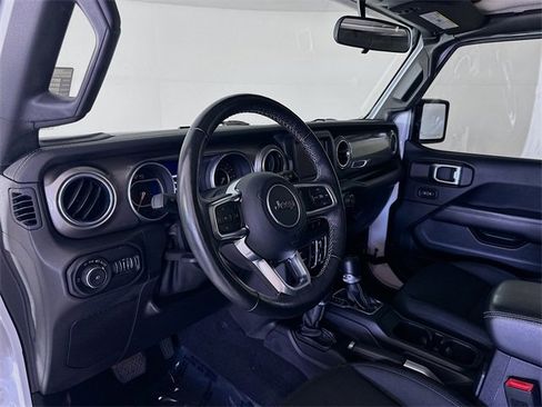 Used 2018 Jeep Wrangler Unlimited Sahara w/ Cold Weather Group image 9