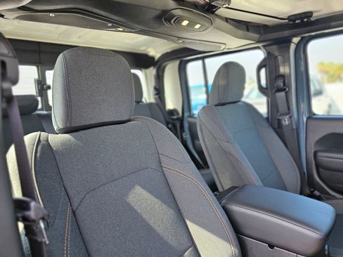 New 2026 Jeep Gladiator Sport image 26