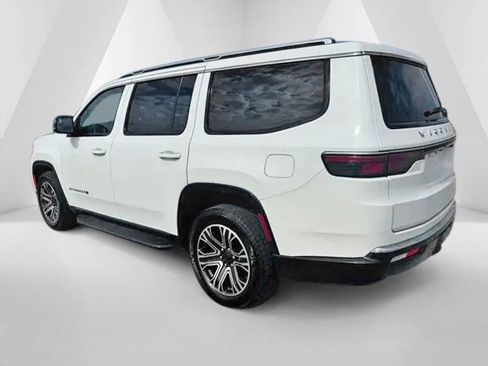 Used 2024 Jeep Wagoneer Series II w/ Flexible Seating Group AWD/4WD image 5