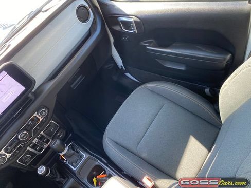 Certified 2025 Jeep Gladiator Sport AWD/4WD image 16