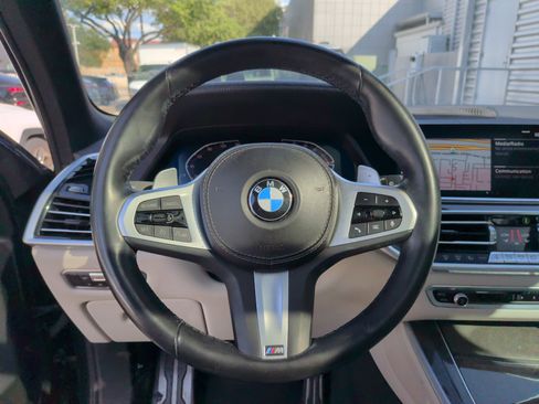 Used 2022 BMW X5 sDrive40i w/ M Sport Package RWD image 17