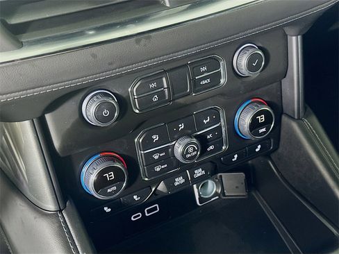 Used 2022 Chevrolet Tahoe Z71 w/ Z71 Off-Road Package image 28