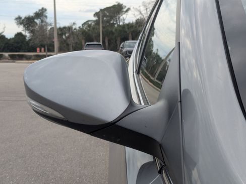 Used 2015 Hyundai Elantra Limited w/ Option Group 05 image 12