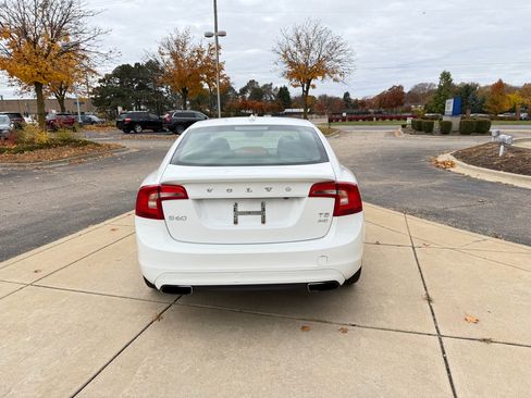 Used 2016 Volvo S60 T5 Premier image 4