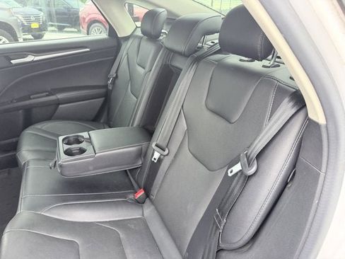 Used 2017 Ford Fusion Titanium AWD/4WD image 22
