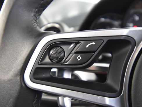 Certified 2025 Porsche 718 Boxster RWD image 31