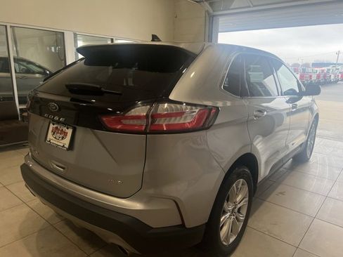 Used 2023 Ford Edge Titanium image 4