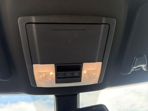Used 2018 Ford Explorer Platinum AWD/4WD image 26