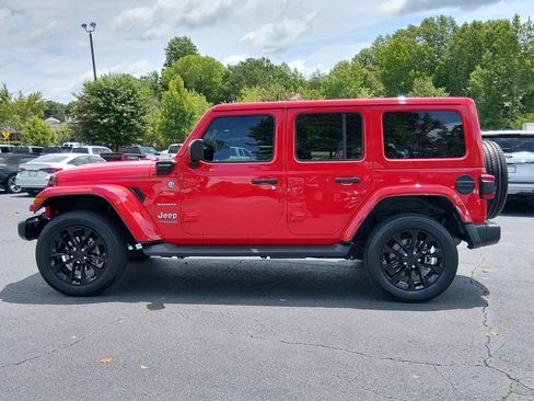 Used 2021 Jeep Wrangler Unlimited Sahara w/ Cold Weather Group AWD/4WD image 7