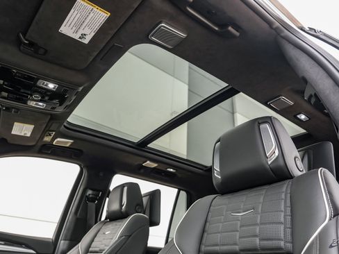 Used 2025 Cadillac Escalade V w/ LPO, Floor Liner Package AWD/4WD image 32