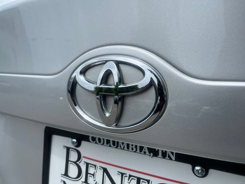 Used 2012 Toyota Camry LE FWD image 41