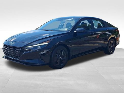 Used 2022 Hyundai Elantra SEL image 5