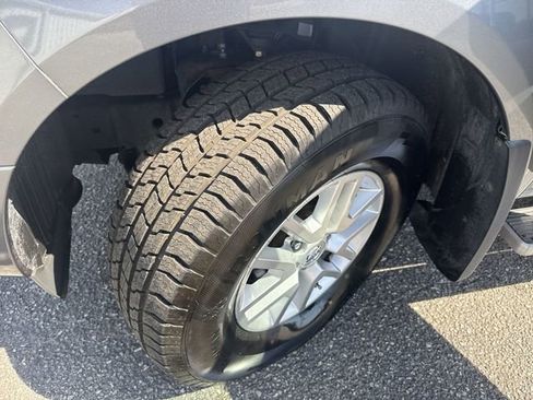 Used 2018 Nissan Frontier SV w/ Value Truck Package AWD/4WD image 32
