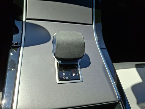 Used 2026 Land Rover Range Rover Velar S AWD/4WD image 13