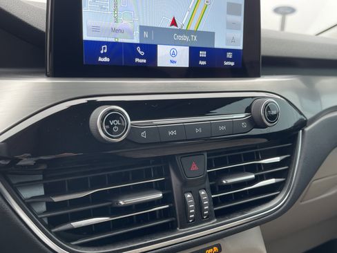 Used 2022 Ford Escape Titanium w/ Class II Trailer Tow Package image 27