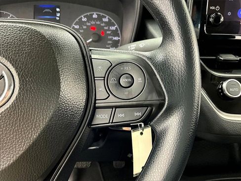 Used 2025 Toyota Corolla LE image 19