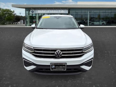 Used 2023 Volkswagen Tiguan SE w/ Panoramic Sunroof Package AWD/4WD image 3
