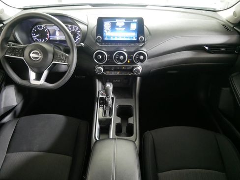 Used 2024 Nissan Sentra SV FWD image 10