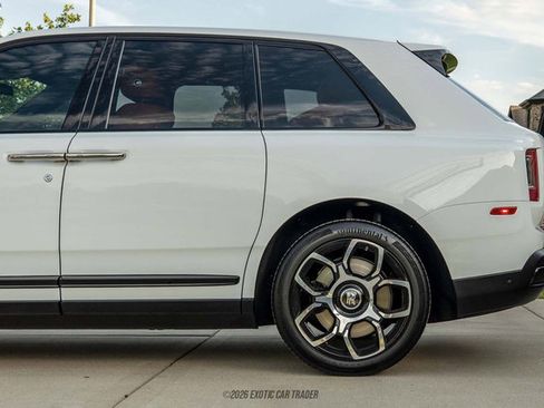 Used 2023 Rolls-Royce Cullinan Black Badge AWD/4WD image 5