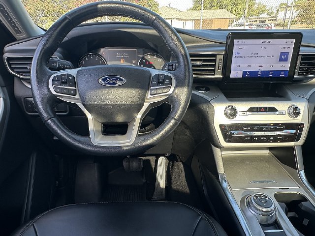 Used 2022 Ford Explorer XLT w/ Equipment Group 202A RWD image 17