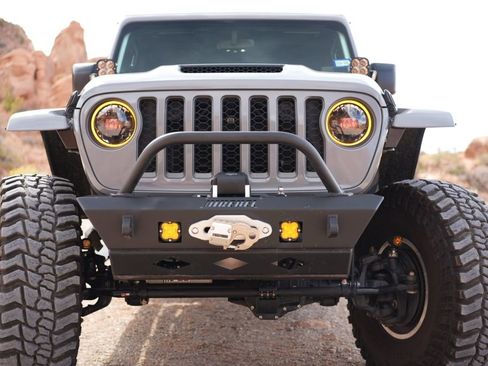 Used 2021 Jeep Gladiator Mojave AWD/4WD image 11