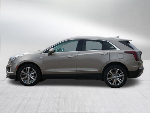 Certified 2023 Cadillac XT5 Premium Luxury w/ Technology Package AWD/4WD image 3