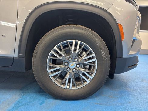 New 2026 Chevrolet Traverse LT AWD/4WD image 3