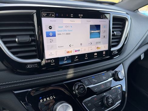 New 2026 Chrysler Pacifica Select w/ S Appearance Package image 16