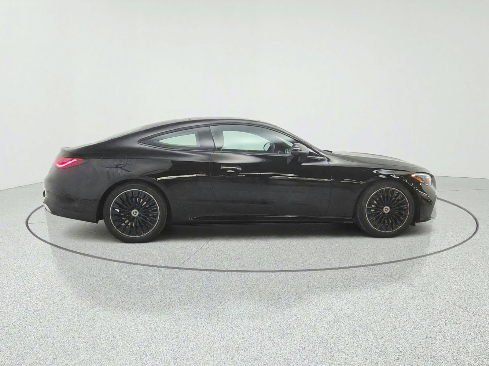 New 2027 Mercedes-Benz CLE 450 4MATIC Coupe image 4