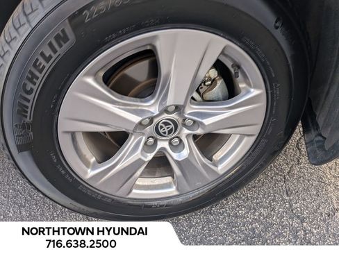 Used 2025 Toyota RAV4 XLE image 44