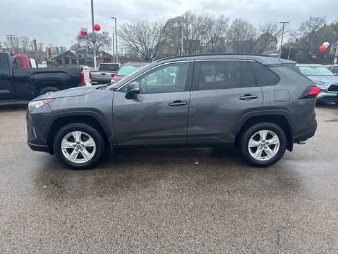 Used 2021 Toyota RAV4 XLE w/ Convenience Package AWD/4WD image 4