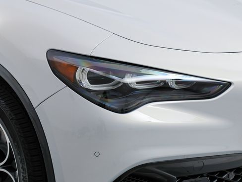 New 2026 Alfa Romeo Stelvio Sprint w/ Convenience Package AWD/4WD image 9