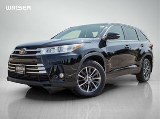 Used 2019 Toyota Highlander XLE AWD/4WD video 1