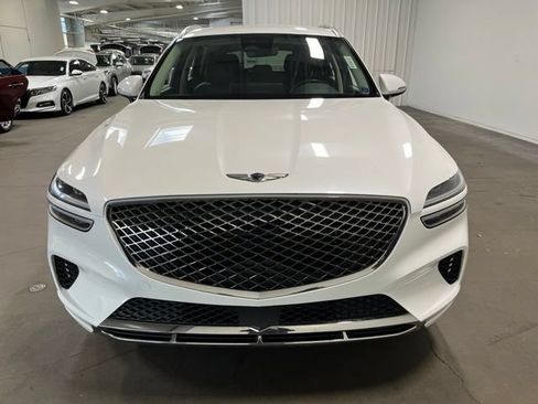 Used 2025 Genesis GV70 2.5T AWD/4WD image 8