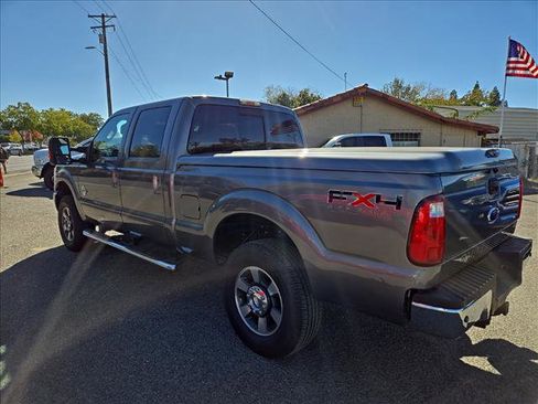 Used 2011 Ford F250 Lariat w/ Lariat Interior Pkg image 3