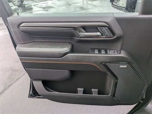 Used 2024 GMC Sierra 2500 AT4 w/ AT4 Preferred Package image 11