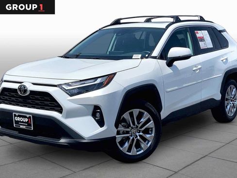 Used 2025 Toyota RAV4 XLE Premium FWD image 1