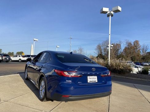 Used 2025 Toyota Camry LE image 8