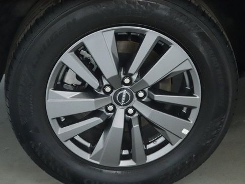 Used 2025 Nissan Pathfinder SV image 13