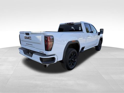 Used 2026 GMC Sierra 2500 AT4 AWD/4WD image 3