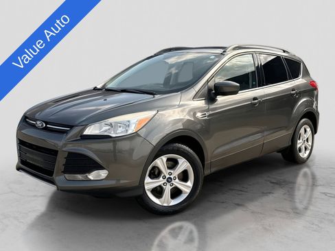Used 2015 Ford Escape SE w/ Equipment Group 201A AWD/4WD image 1