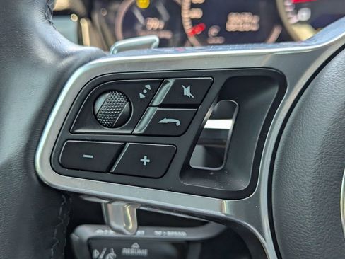 Used 2023 Porsche Cayenne Platinum Edition image 24