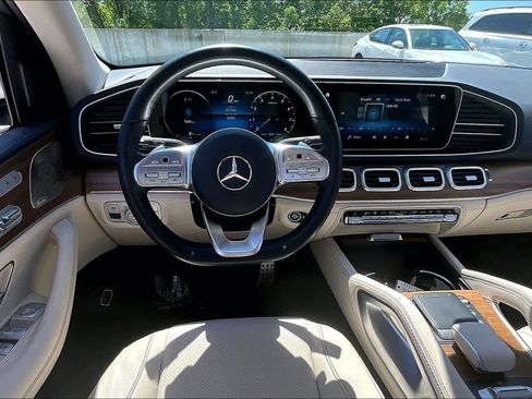 Used 2023 Mercedes-Benz GLS 450 4MATIC w/ AMG Line Exterior image 6