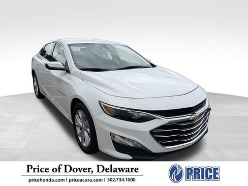 Used 2024 Chevrolet Malibu LT FWD image 1