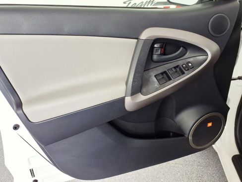 Used 2008 Toyota RAV4 Limited FWD image 17