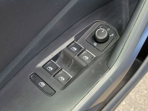 Used 2023 Volkswagen Jetta S FWD image 17