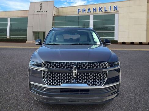 New 2026 Lincoln Navigator L Premier AWD/4WD image 2